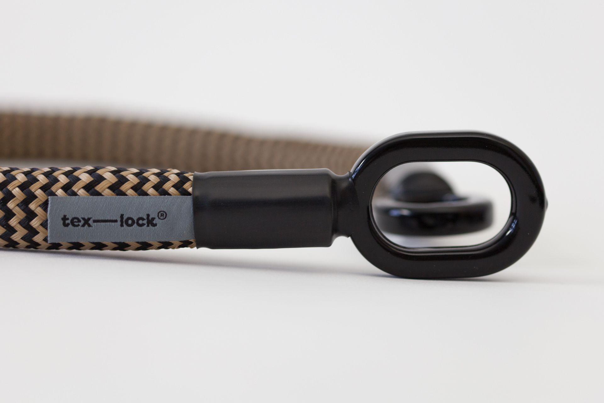 tex—lock eyelet loop-through