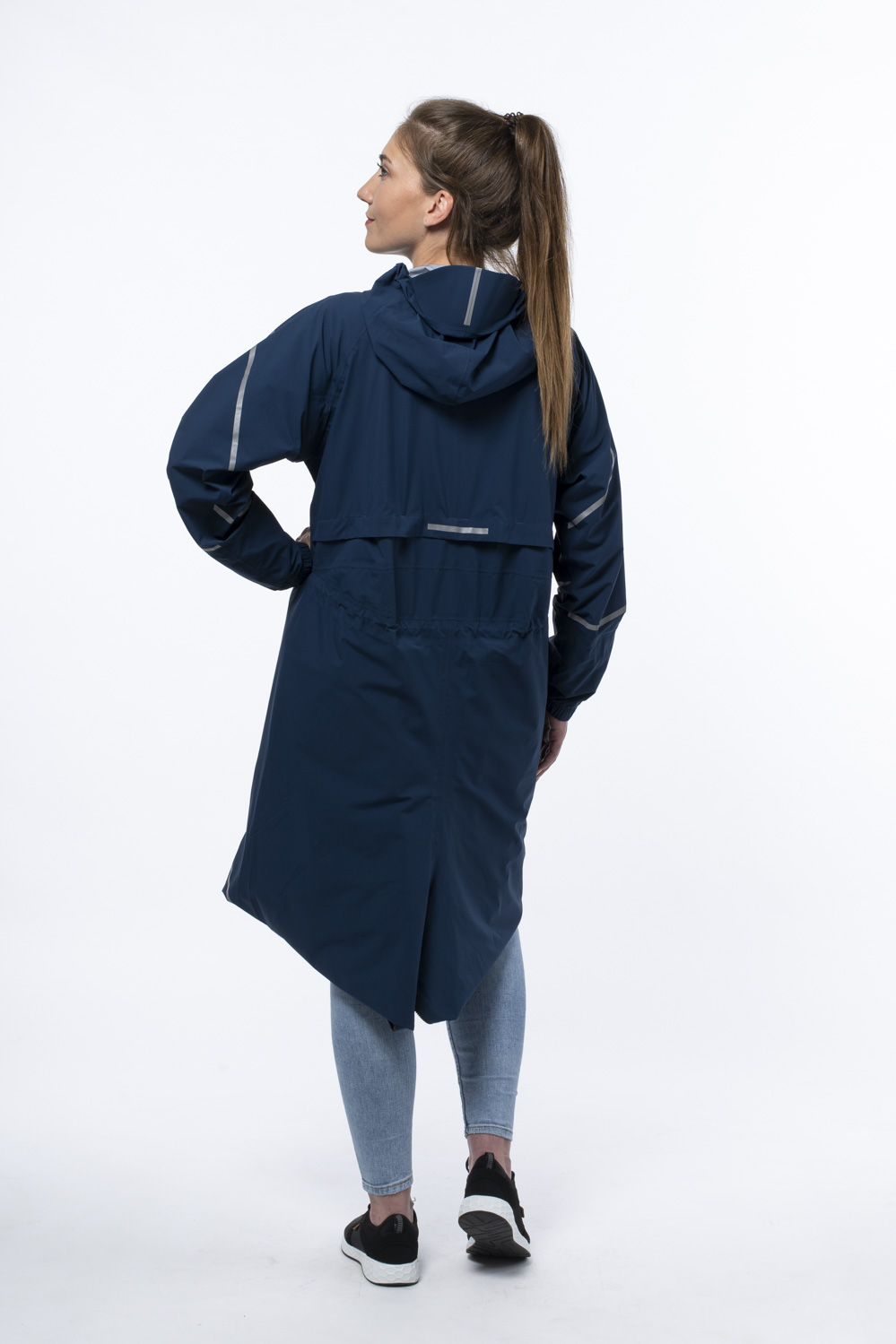 raijn-rain-jacket-blue-woman-back
