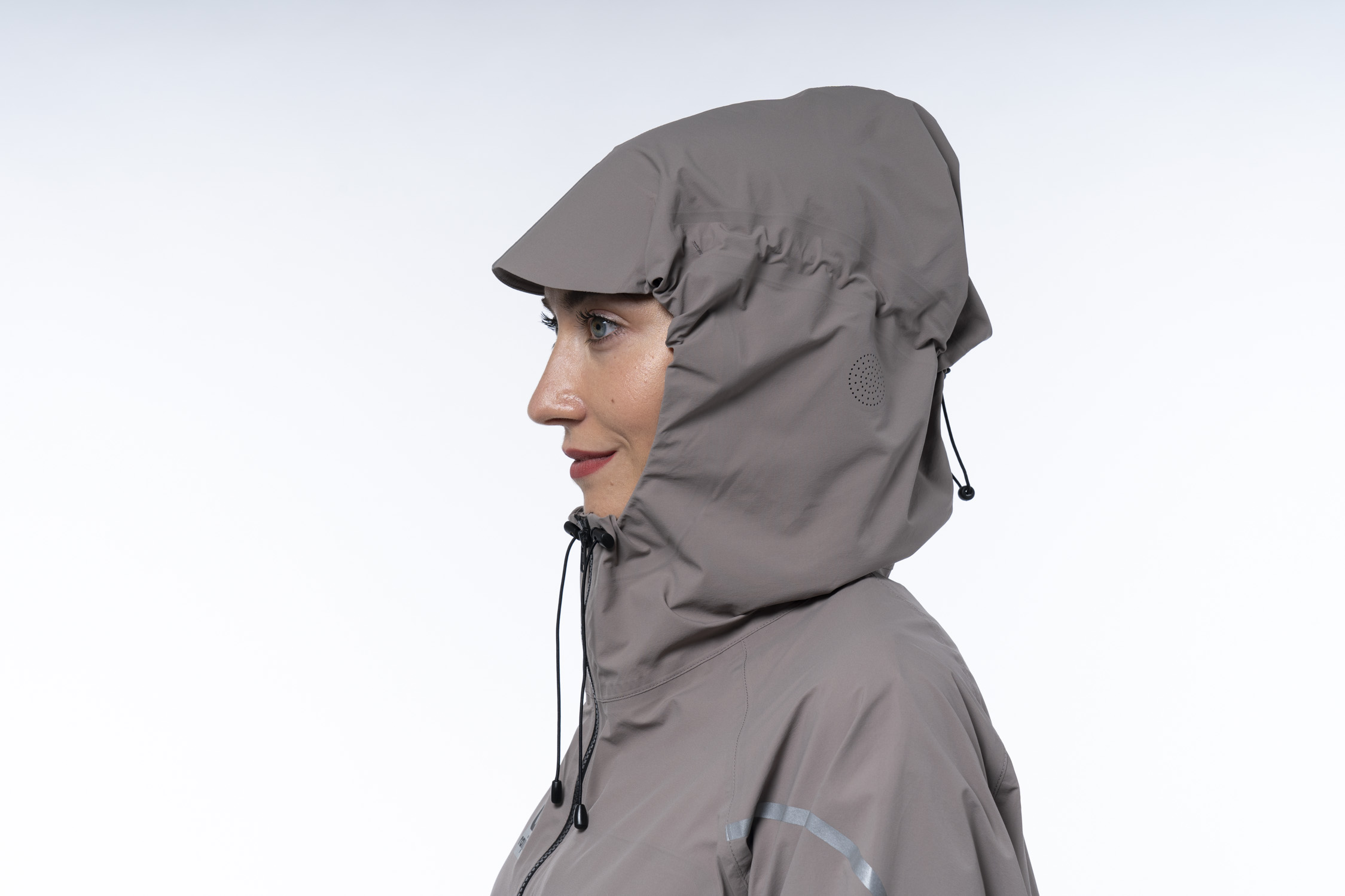 raijn-rain-jacket-grey-woman-back