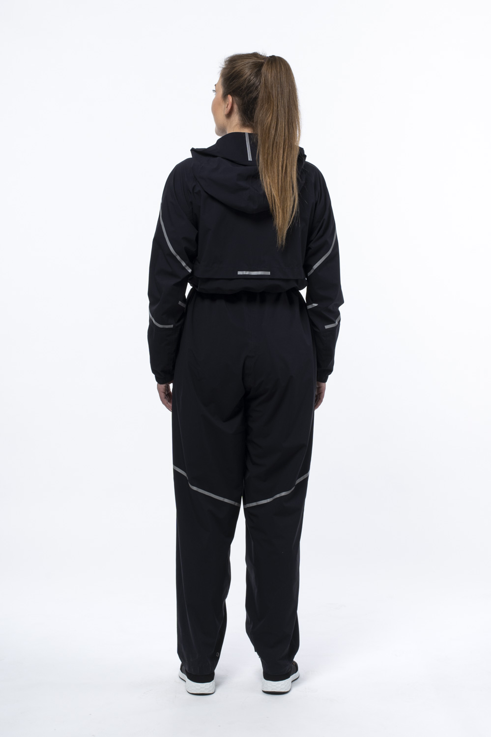 raijn-jumpsuit-black-woman-back