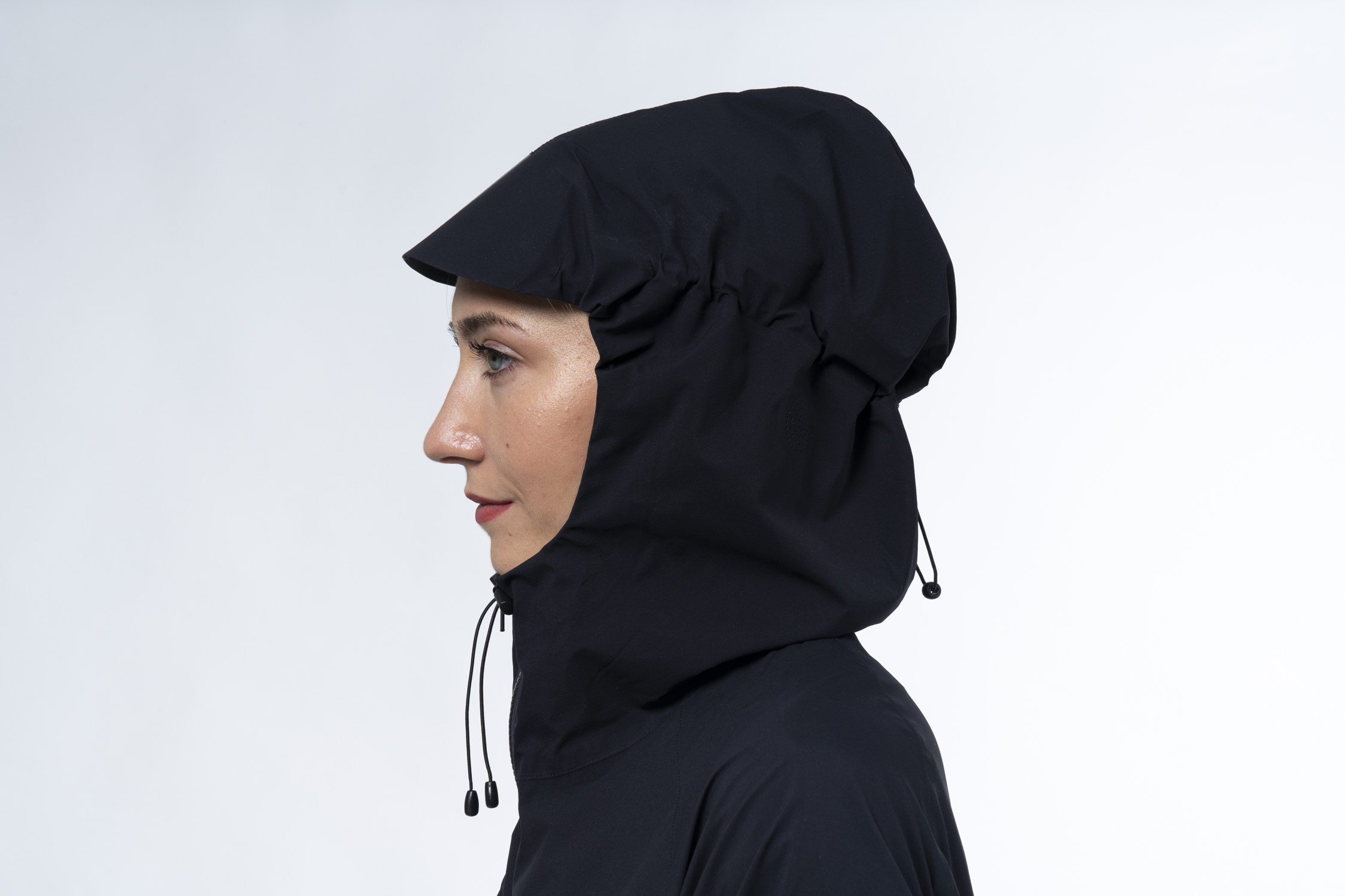 raijn-rain-jacket-jumpsuit-black-woman-hood