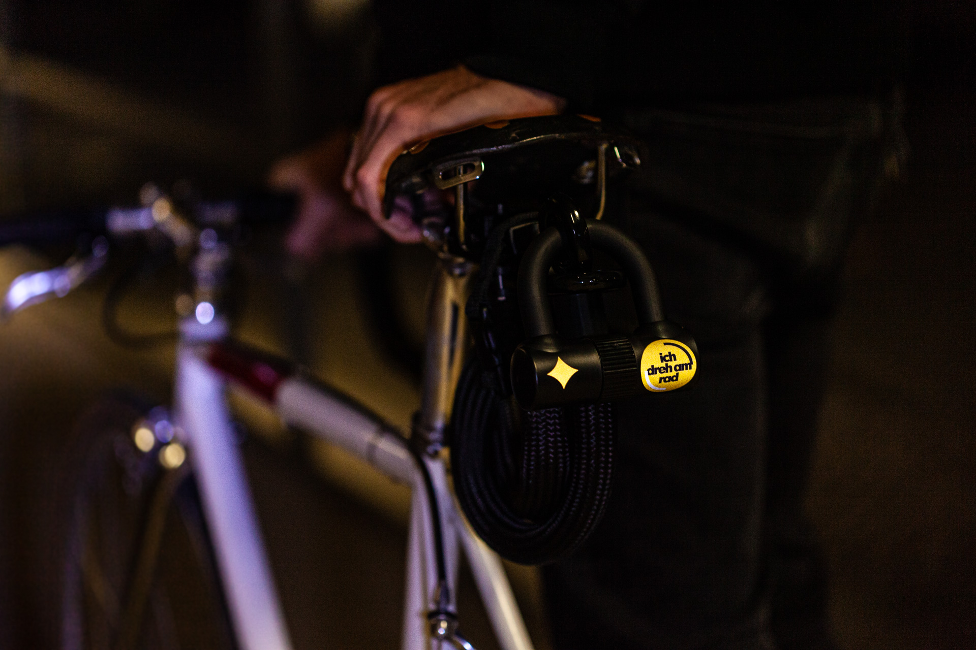 Reflective Sticker „tex—lock“ Fahrrad dunkel