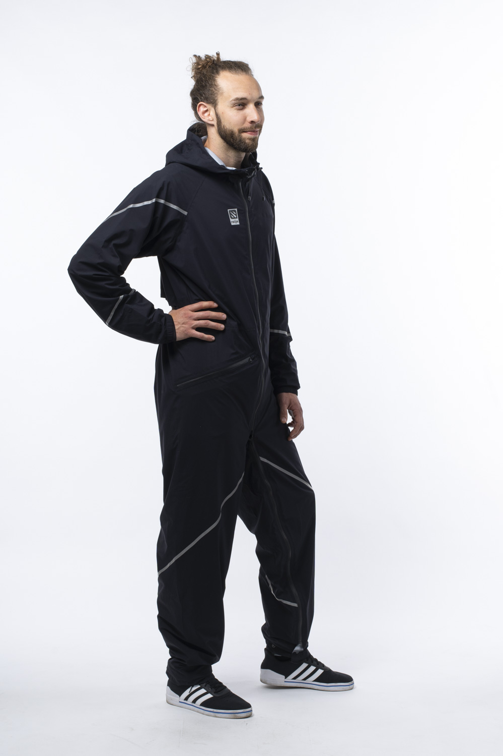 raijn-jumpsuit-black-men-side