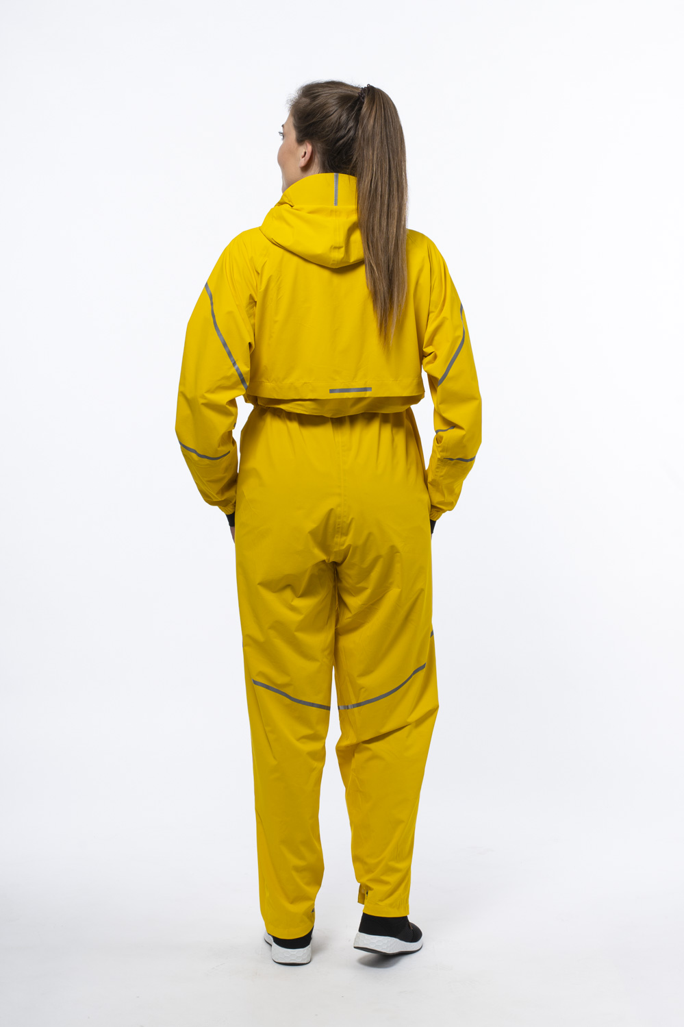 raijn-jumpsuit-yellow-woman-back